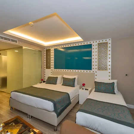 Hotel Great Fortune & 4*